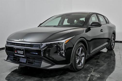 Aurora Black Pearl 2025 Kia K4 LXS