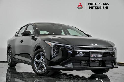 Aurora Black Pearl 2025 Kia K4 LXS