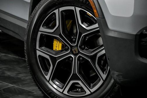 2023 Rivian R1S Adventure