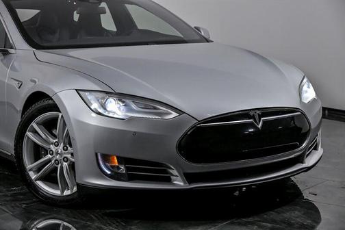 2016 Tesla Model S 90D