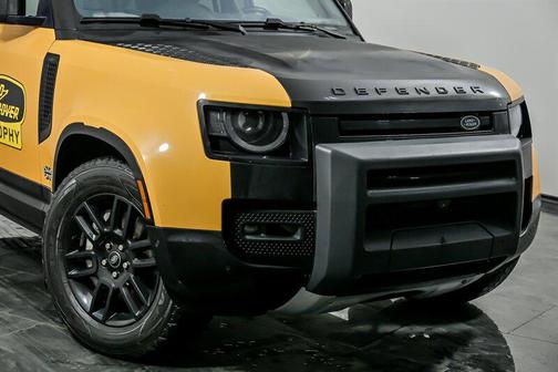 2022 Land Rover Defender 110 X-Dynamic SE