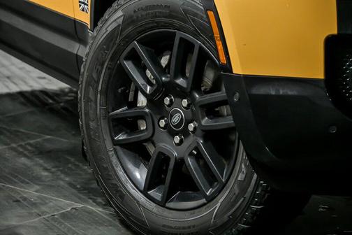 2022 Land Rover Defender 110 X-Dynamic SE