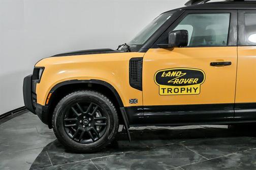 2022 Land Rover Defender 110 X-Dynamic SE