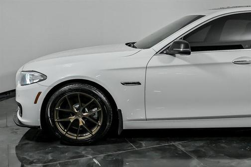 Alpine White 2016 BMW 528 xDrive