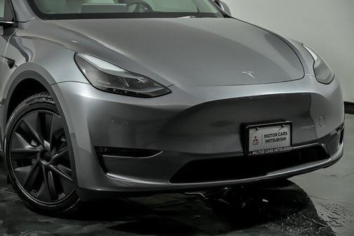 2025 Tesla Model Y Long Range Dual Motor All-Wheel Drive