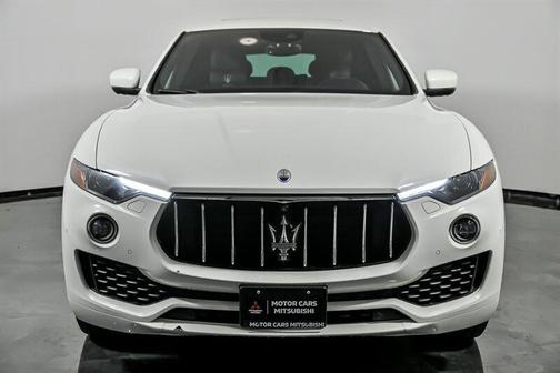 Bianco 2019 Maserati Levante Base