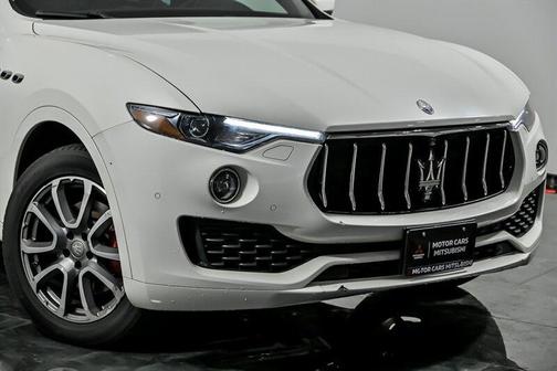 Bianco 2019 Maserati Levante Base