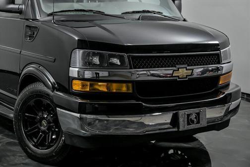 2023 Chevrolet Express 2500 LT