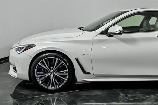 Majestic White 2018 INFINITI Q60 2.0t LUXE