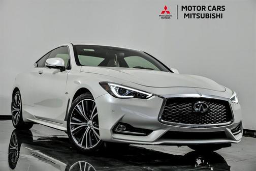 Majestic White 2018 INFINITI Q60 2.0t LUXE