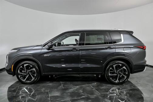 2025 Mitsubishi Outlander PHEV SEL