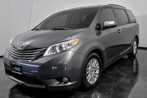 2012 Toyota Sienna XLE