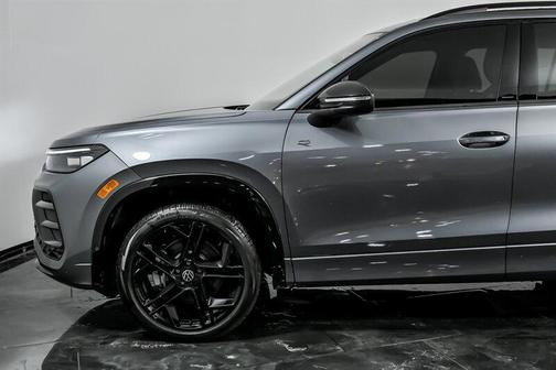 2025 Volkswagen Tiguan 2.0T SE R-Line Black 4MOTION