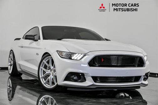 White Platinum Metallic Tri-Coat 2017 Ford Mustang GT
