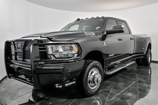 2021 RAM 3500 Big Horn Crew Cab 4x4 8' Box