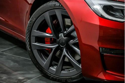 2024 Tesla Model S Plaid