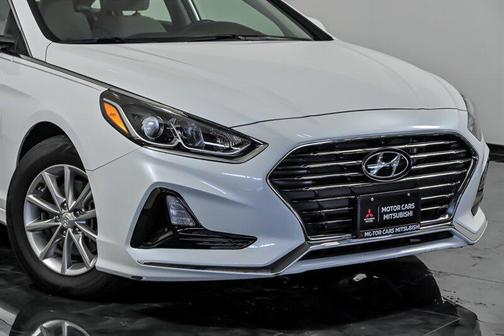 Quartz White Pearl 2018 Hyundai SONATA SE
