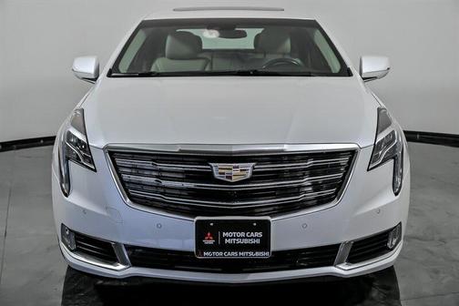 Crystal White Tricoat 2019 Cadillac XTS Luxury