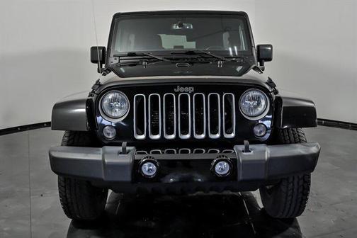 Black Clearcoat 2016 Jeep Wrangler Unlimited Sahara