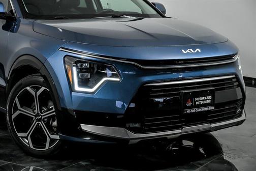 Mineral Blue 2023 Kia Niro Touring