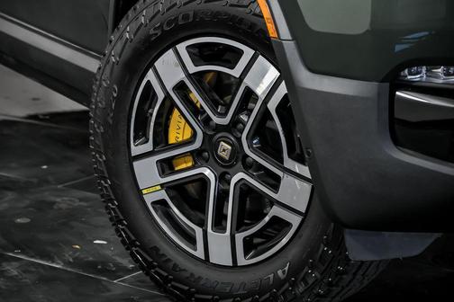 2023 Rivian R1S Adventure