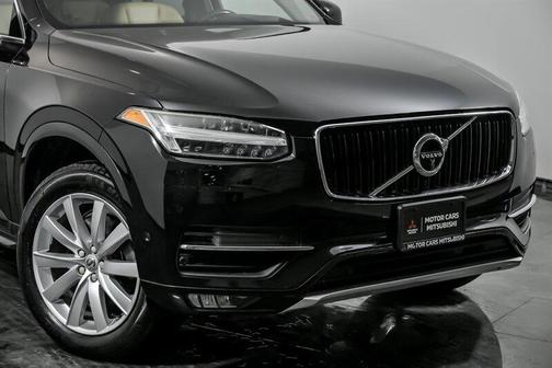 2016 Volvo XC90 T6 Momentum