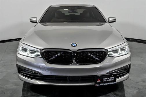GOLD 2018 BMW 530 530i