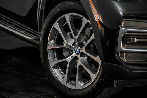 Black Sapphire Metallic 2023 BMW X5 xDrive40i