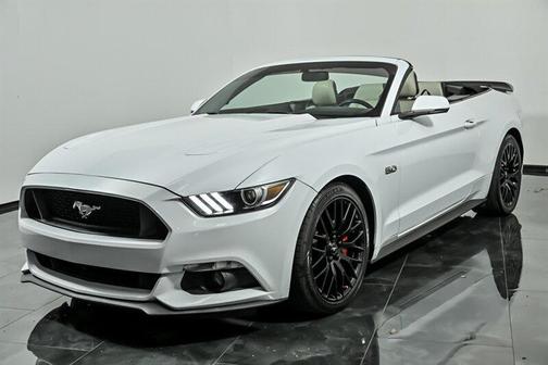 Oxford White 2017 Ford Mustang GT Premium