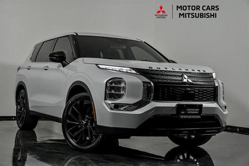 White Diamond 2024 Mitsubishi Outlander SE S-AWC