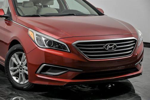 2017 Hyundai SONATA SE