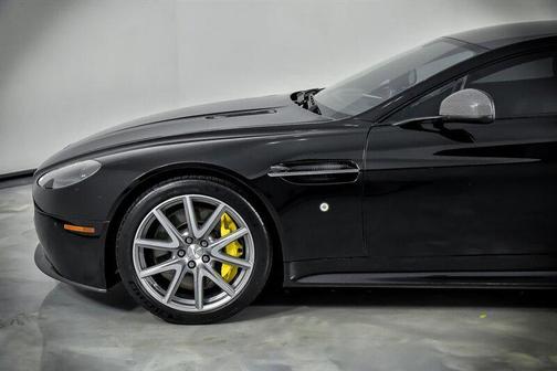 2015 Aston Martin Vantage GT Base