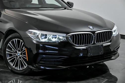 Black Sapphire Metallic 2019 BMW 530 xDrive