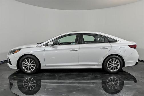 Quartz White Pearl 2018 Hyundai SONATA SE