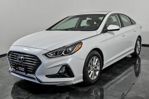 Quartz White Pearl 2018 Hyundai SONATA SE