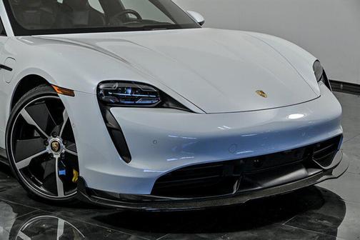 Jet Black Metallic 2020 Porsche Taycan Turbo