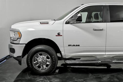 2020 RAM 3500 Big Horn Crew Cab 4x4 6'4' Box