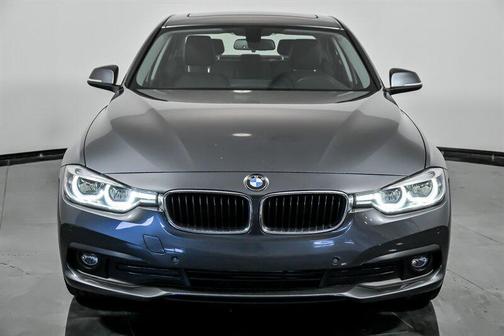 Mineral Gray Metallic 2018 BMW 320 i