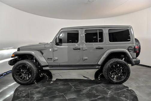 Sting-Gray Clearcoat 2019 Jeep Wrangler Unlimited Sahara
