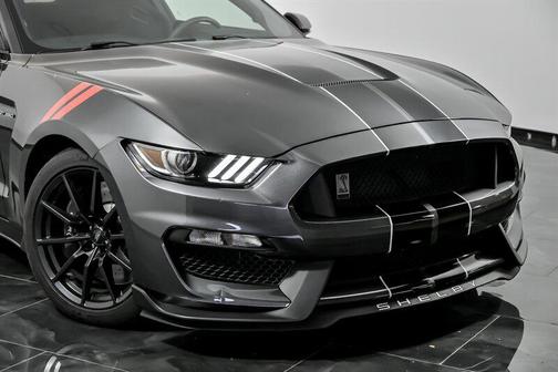 2017 Ford Shelby GT350 Base
