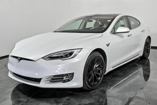Pearl White Multi-Coat 2018 Tesla Model S 100D