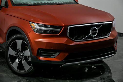 2019 Volvo XC40 T4 Momentum