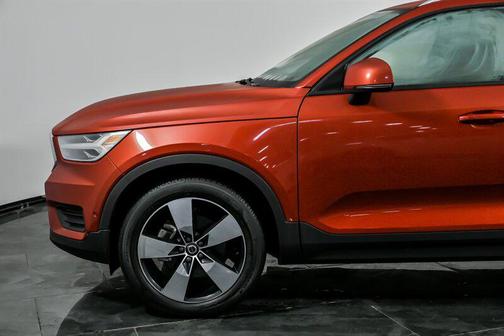 2019 Volvo XC40 T4 Momentum
