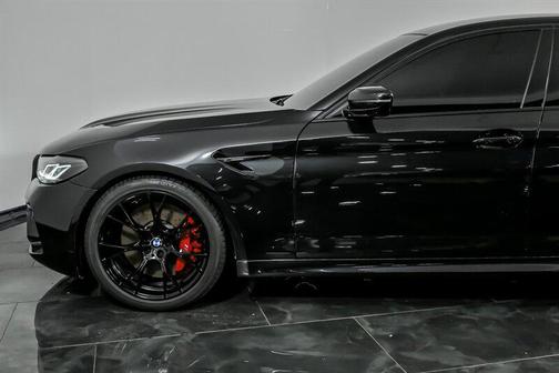 Black Sapphire Metallic 2021 BMW M5 Base