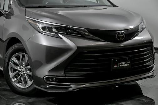 2021 Toyota Sienna XLE 8 Passenger