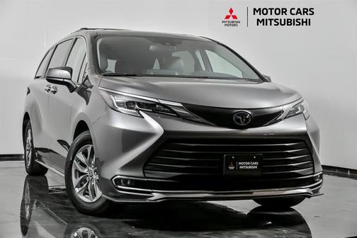 2021 Toyota Sienna XLE 8 Passenger