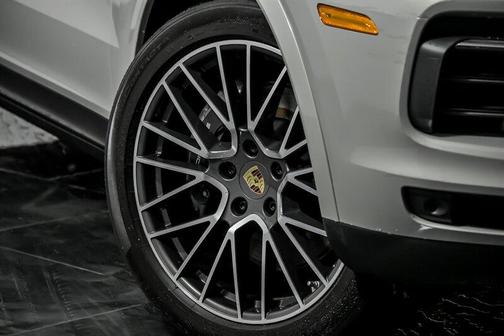 2022 Porsche Cayenne Platinum Edition