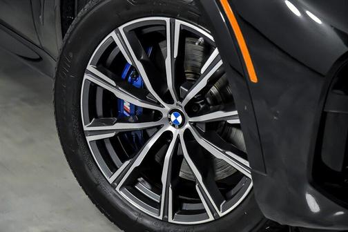 2022 BMW X5 M50i