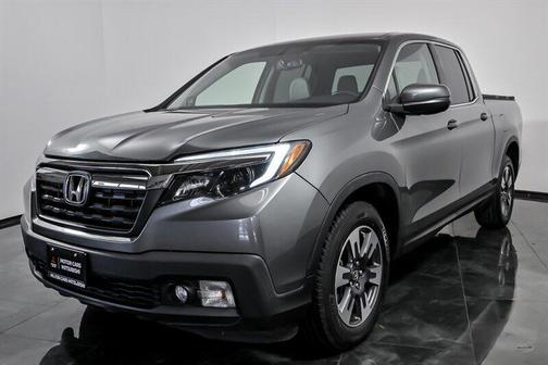 Modern Steel Metallic 2017 Honda Ridgeline RTL