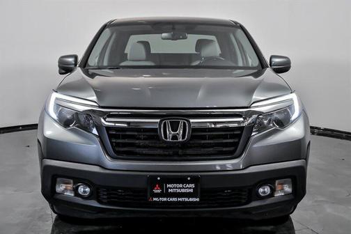 Modern Steel Metallic 2017 Honda Ridgeline RTL